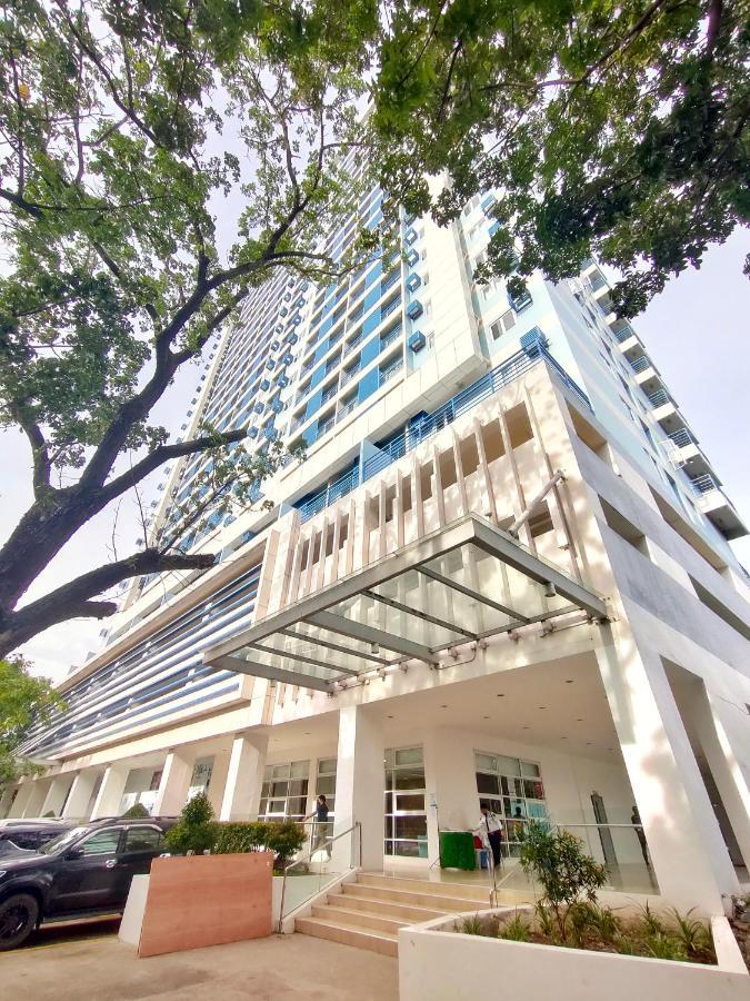 Quince Studio W/ Balcony Orochi Staycation Ph At Loop Tower Cdo Cagayan de Oro Exteriör bild